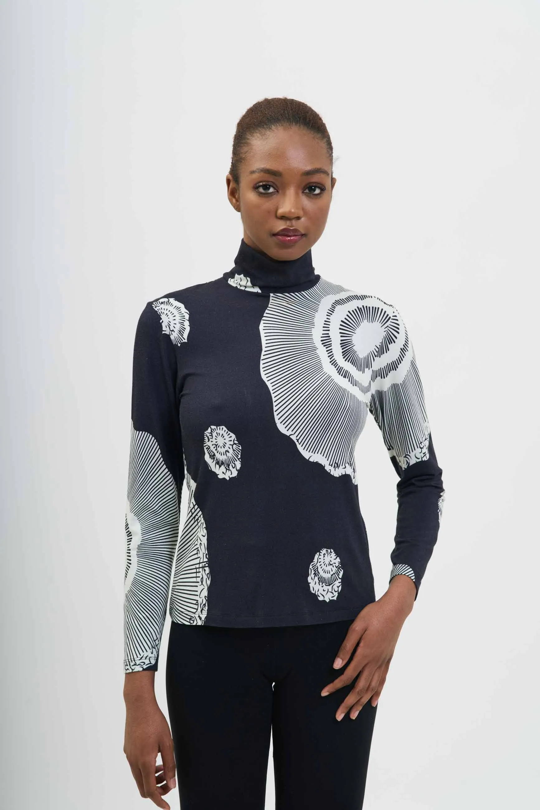 Comet Turtleneck  - OSHUN / Dudu