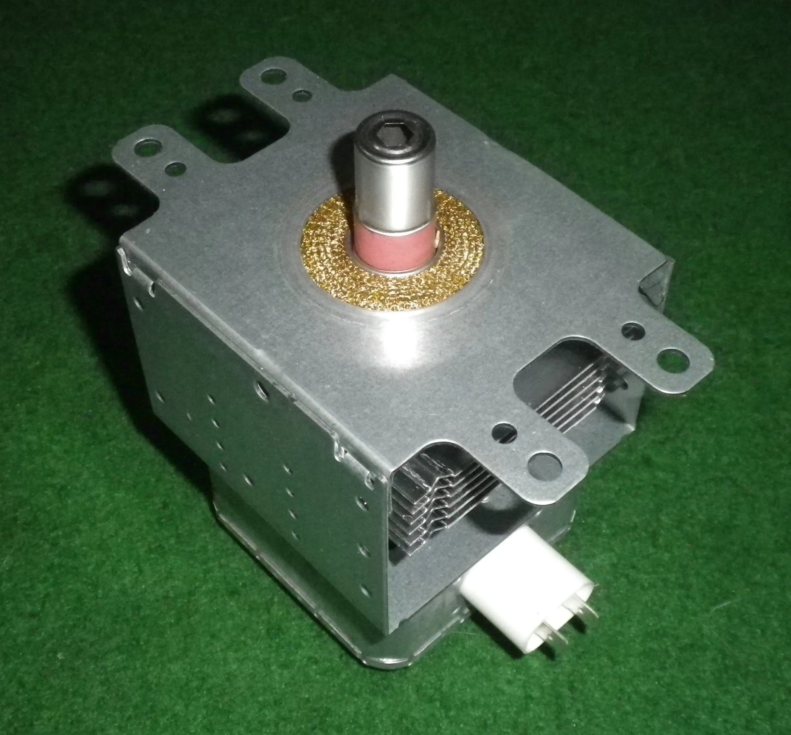 Magnetron Suits Some Sharp 800W, 850W Microwave Models - Part # MAG686, AM718