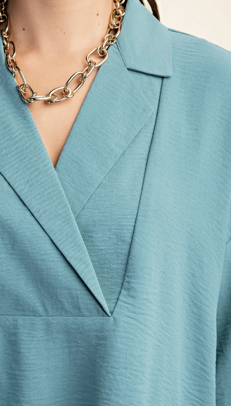Pull On V-Neck Collared Top
