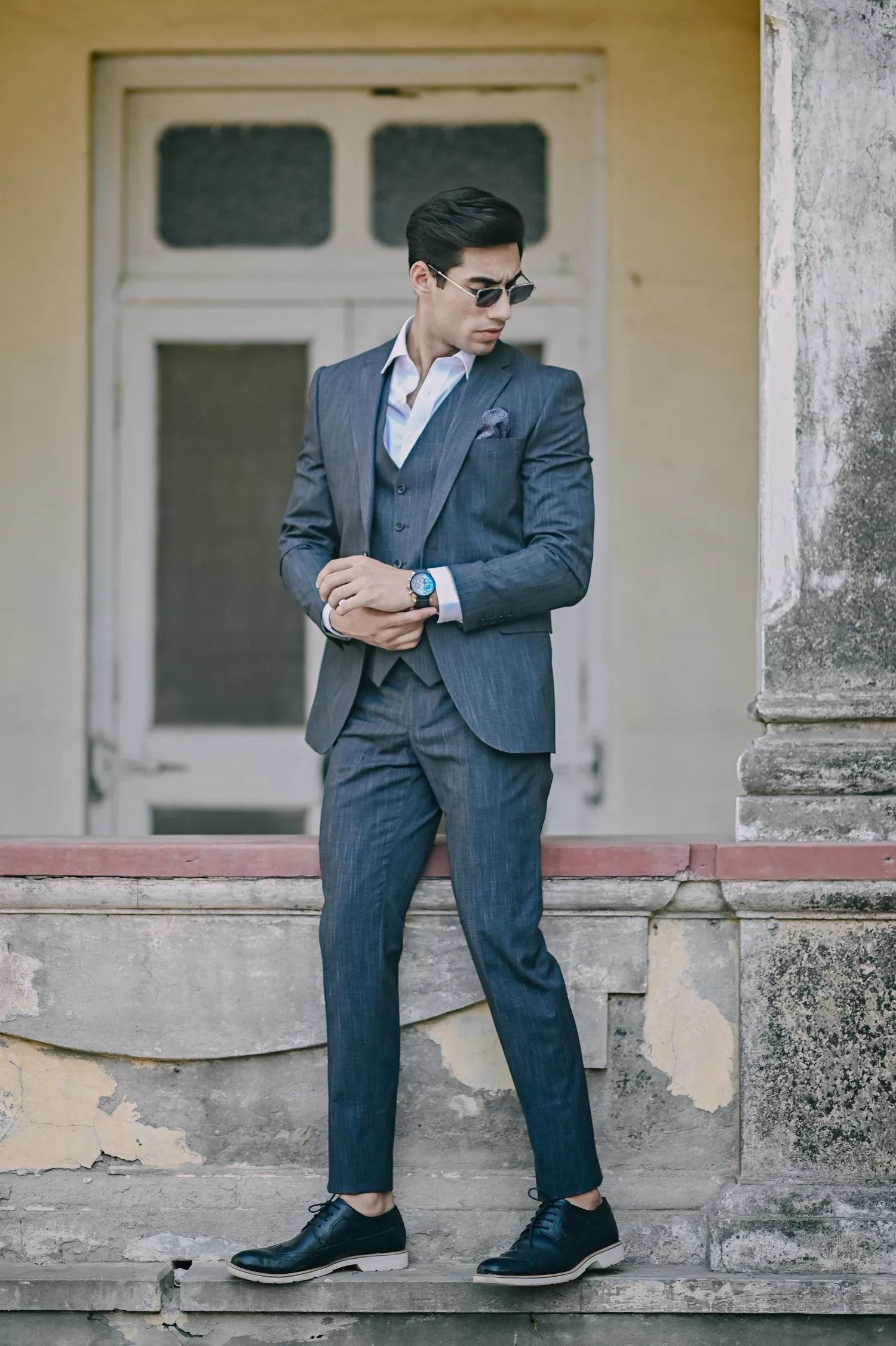SHARP DARK GREY TEXTURED