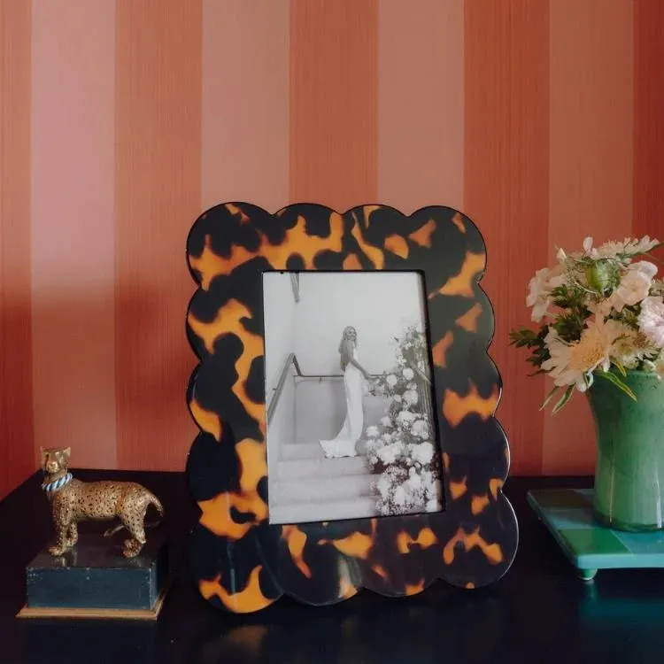 Tortoiseshell Scalloped Photo Frame